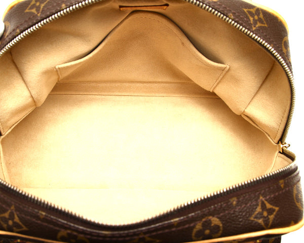 ルイ ヴィトン モノグラム マンハッタンＰＭ M40026 ブラウン PVC レザー ハンドバッグ レディース LOUIS VUITTON 中古