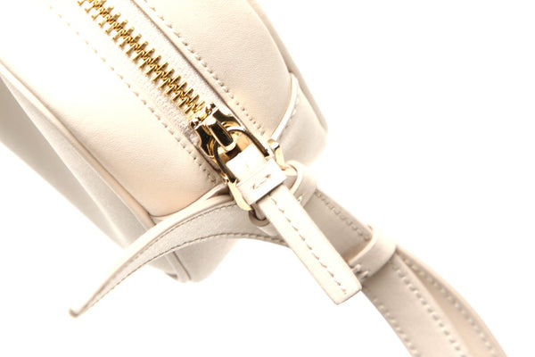 サルヴァトーレフェラガモ ヴァラリボン AU-21 H498 ベージュ ホワイト レザー ショルダーバッグ レディース Salvatore Ferragamo 中古