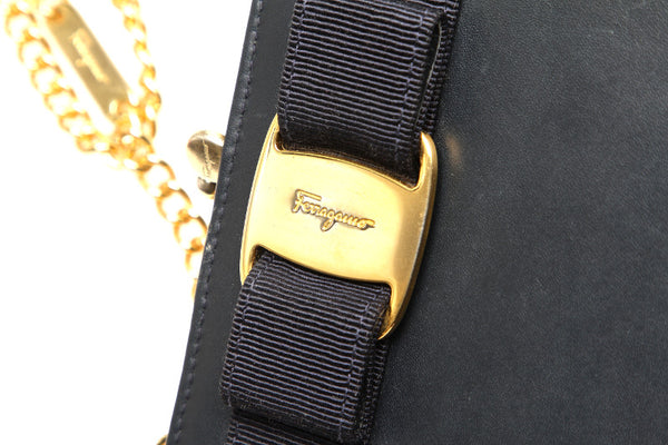 サルヴァトーレフェラガモ ヴァラリボン 223054 ネイビー レザー ショルダーバッグ レディース Salvatore Ferragamo 中古