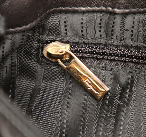 サルヴァトーレフェラガモ GG-21 C986 ブラック レザー ハンドバッグ レディース Salvatore Ferragamo 中古