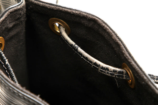 ルイ ヴィトン エピ ノエ M59012 ブラック 黒 レザー ショルダーバッグ レディース LOUIS VUITTON 中古