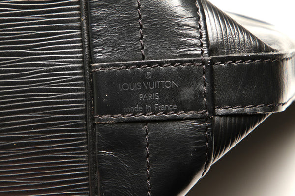 ルイ ヴィトン エピ ノエ M59012 ブラック 黒 レザー ショルダーバッグ レディース LOUIS VUITTON 中古