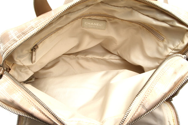 シャネル ニュートラベル ナイロン レザー ショルダーバッグ レディース CHANEL 中古