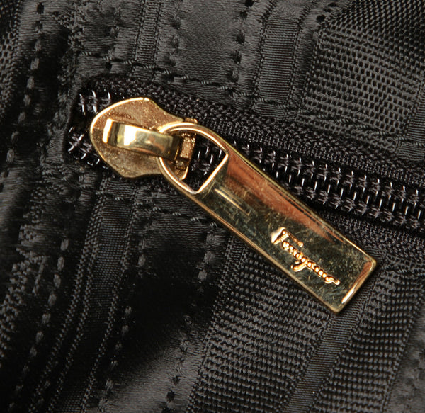 サルヴァトーレフェラガモ AU-21 / D321 ブラック 黒 レザー ハンドバッグ レディース Salvatore Ferragamo 中古