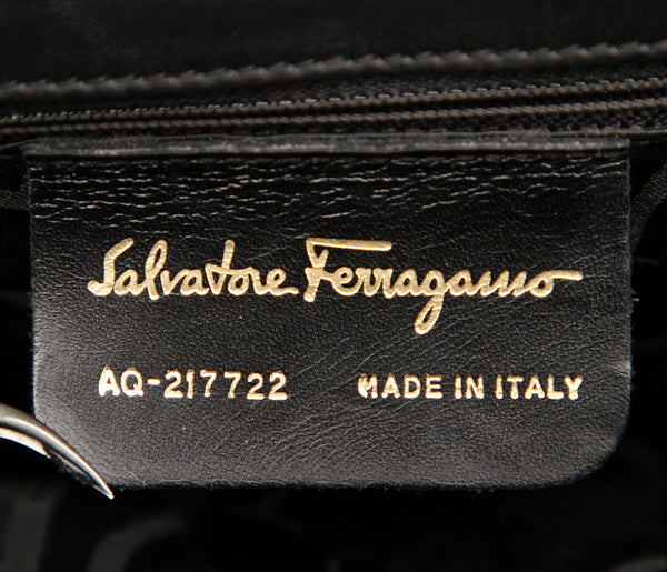 サルヴァトーレフェラガモ AQ21 7722 ブラック レザー 肩掛け ショルダーバッグ レディース Salvatore Ferragamo 中古