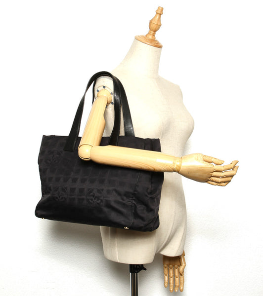 シャネル ニュートラベルライン 8番台 ブラック 黒 ナイロン レザー トートバッグ レディース CHANEL 中古