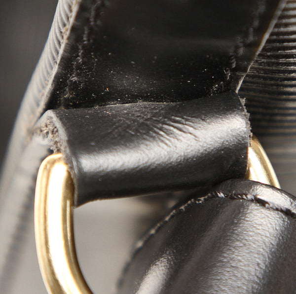 ルイ ヴィトン エピ ノエ M59012 ブラック 黒 レザー ショルダーバッグ レディース LOUIS VUITTON 中古
