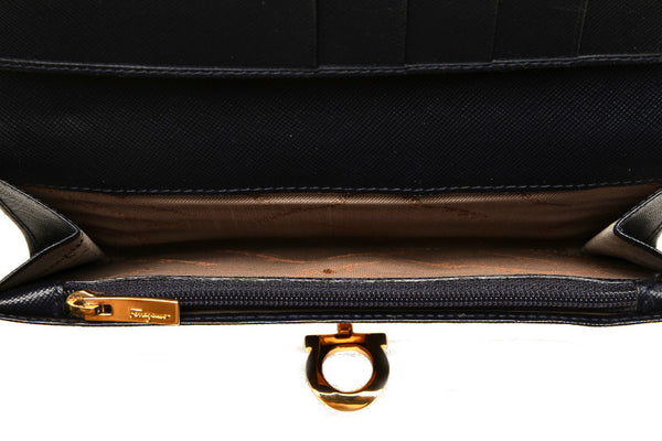 サルヴァトーレフェラガモ ガンチーニ ネイビー レザー 長財布 ユニセックス Salvatore Ferragamo 中古