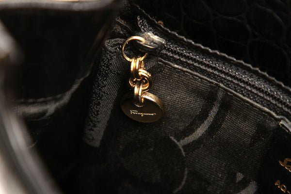 サルヴァトーレフェラガモ AQ-21 7755 ブラック レザー型押し ハンドバッグ レディース Salvatore Ferragamo 中古