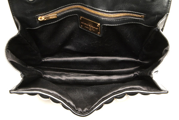 サルヴァトーレフェラガモ ヴァラリボン AU-21 F164 ブラック 黒 レザー ショルダーバッグ レディース Salvatore Ferragamo 中古