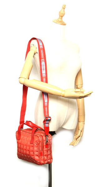 シャネル ニュートラベル レッド ナイロン レザー ショルダーバッグ レディース CHANEL 中古