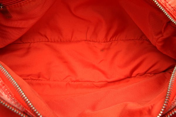 シャネル ニュートラベル レッド ナイロン レザー ショルダーバッグ レディース CHANEL 中古