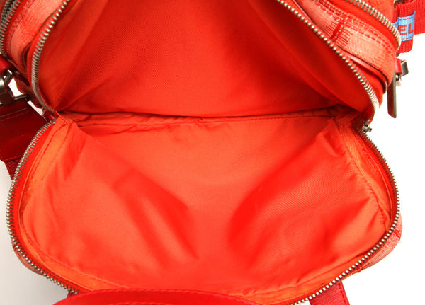 シャネル ニュートラベル レッド ナイロン レザー ショルダーバッグ レディース CHANEL 中古