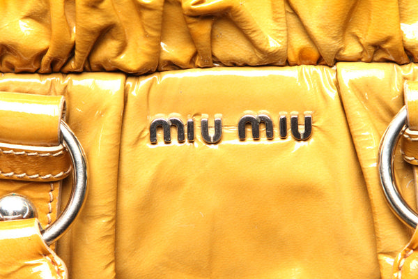 ミュウミュウ イエロー エナメル ハンドバッグ ショルダーバッグ 2WAY レディース MIUMIU 中古