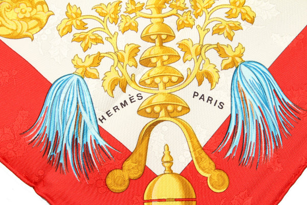 エルメス カレ 90 Plumes et Grelots 羽飾りと鈴 ホワイト レッド イエロー シルク スカーフ レディース HERMES 中古