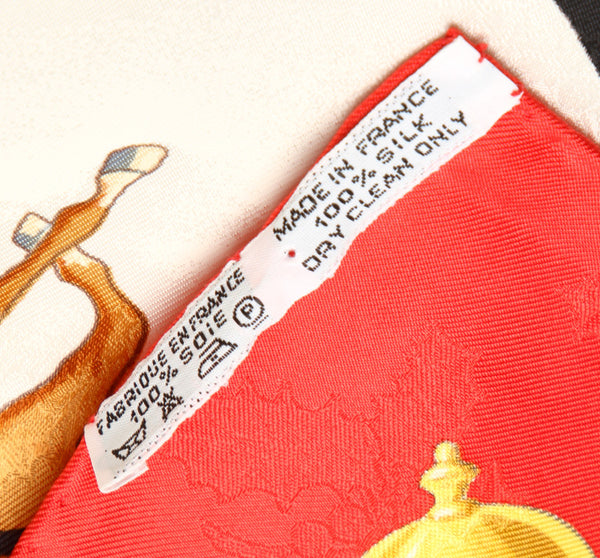 エルメス カレ 90 Plumes et Grelots 羽飾りと鈴 ホワイト レッド イエロー シルク スカーフ レディース HERMES 中古