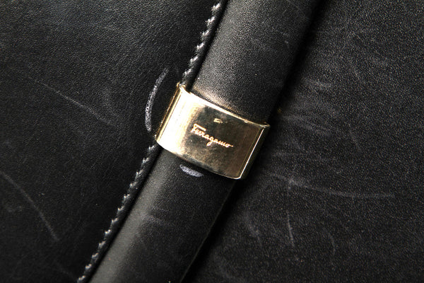 サルヴァトーレフェラガモ M218053 ブラック レザー ハンドバッグ レディース Salvatore Ferragamo 中古