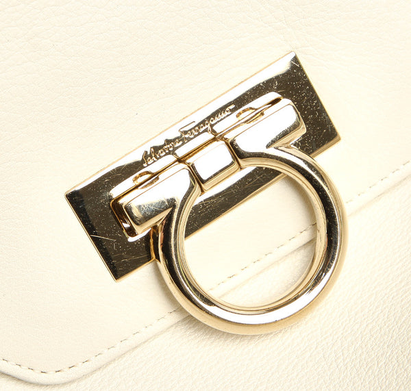 サルヴァトーレフェラガモ ガンチーニ AU-21 5354 ホワイト 白 レザー トートバッグ レディース Salvatore Ferragamo 中古