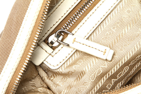 プラダ ベージュ ホワイト キャンバス レザー ショルダーバッグ レディース PRADA 中古