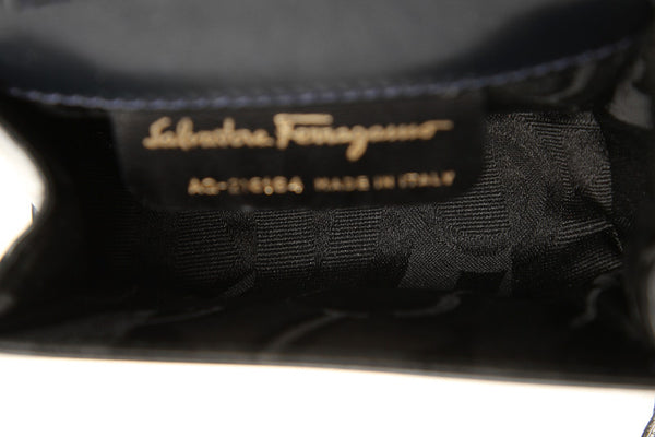 サルヴァトーレフェラガモ ヴァラリボン AQ-21 6164 ブラック 黒 レザー ナイロン ショルダーバッグ レディース Salvatore Ferragamo 中古