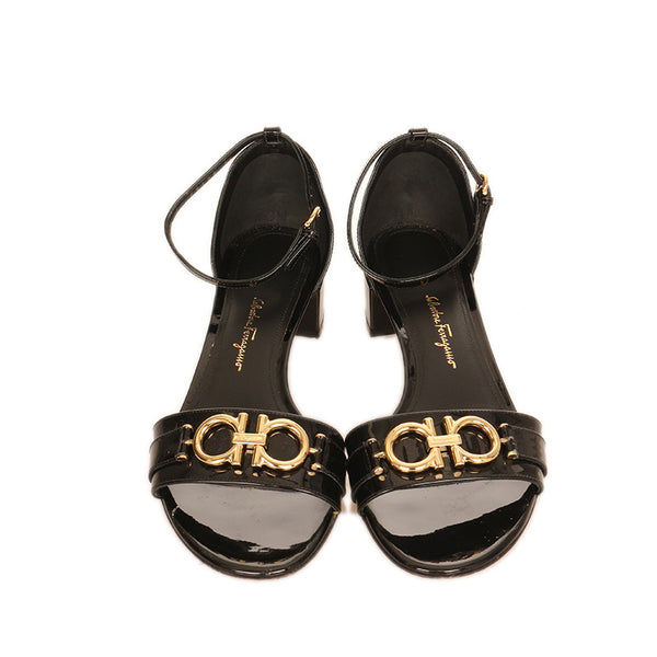 サルヴァトーレフェラガモ ガンチーニ アンクルネック ブラック パテントレザー サンダル レディース Salvatore Ferragamo 【中古】