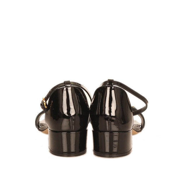 サルヴァトーレフェラガモ ガンチーニ アンクルネック ブラック パテントレザー サンダル レディース Salvatore Ferragamo 【中古】