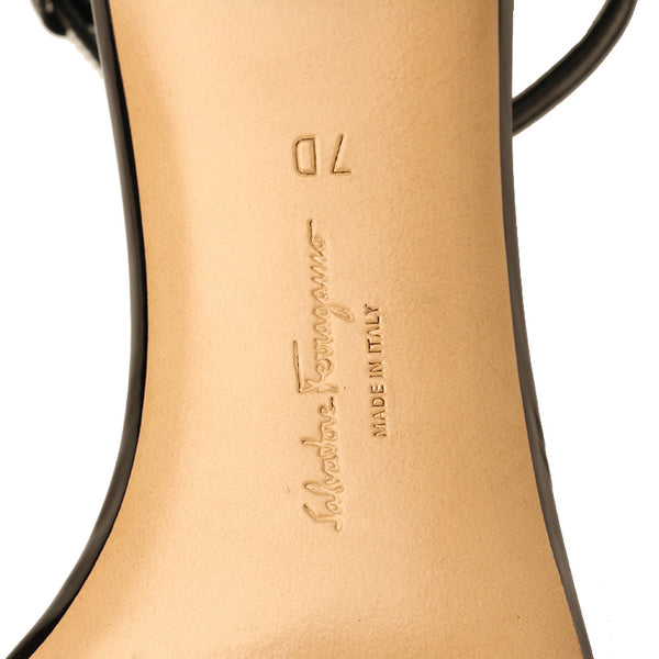 サルヴァトーレフェラガモ ガンチーニ アンクルネック ブラック パテントレザー サンダル レディース Salvatore Ferragamo 【中古】