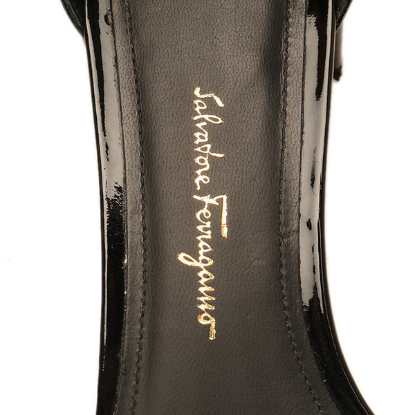 サルヴァトーレフェラガモ ガンチーニ アンクルネック ブラック パテントレザー サンダル レディース Salvatore Ferragamo 【中古】