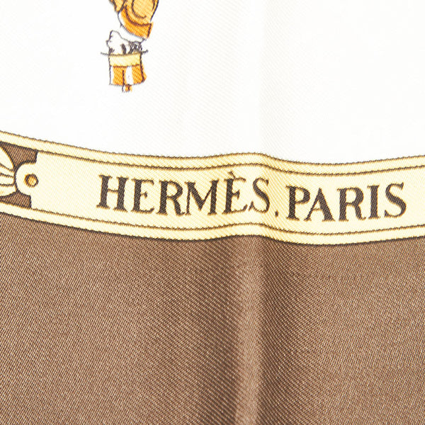 エルメス カレ 90 LA PROMENADE DE LONGCHAMPS ロンシャンへの散歩 カーキ ホワイト シルク スカーフ レディース HERMES 中古