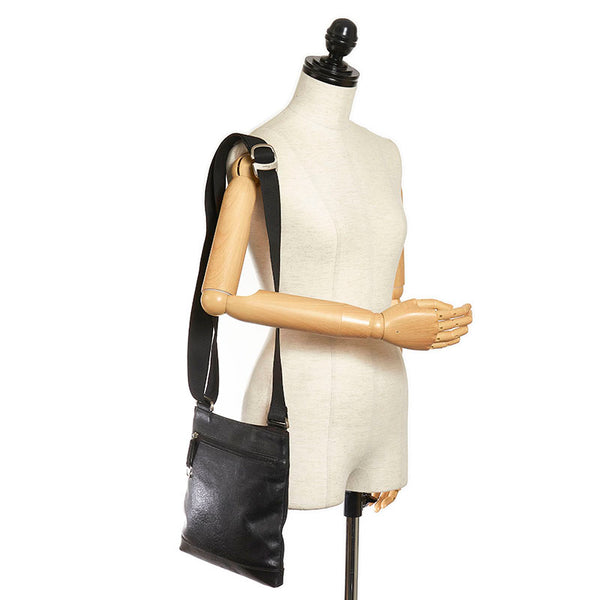 フェンディ 斜め掛け ショルダーバッグ ブラック レザー レディース FENDI 【中古】