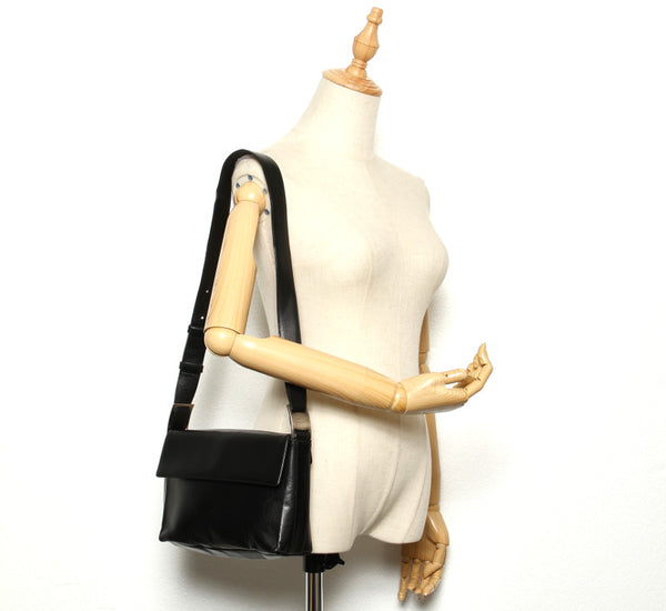 サルヴァトーレフェラガモ ヴァラ AF-21 9228 ブラック レザー 肩掛け ショルダーバッグ レディース Salvatore Ferragamo 中古