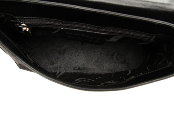 サルヴァトーレフェラガモ ヴァラ AF-21 9228 ブラック レザー 肩掛け ショルダーバッグ レディース Salvatore Ferragamo 中古