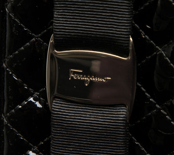サルヴァトーレフェラガモ ヴァラボウ GG-21 D860 ブラック 黒 エナメル ショルダーバッグ Salvatore Ferragamo レディース 中古