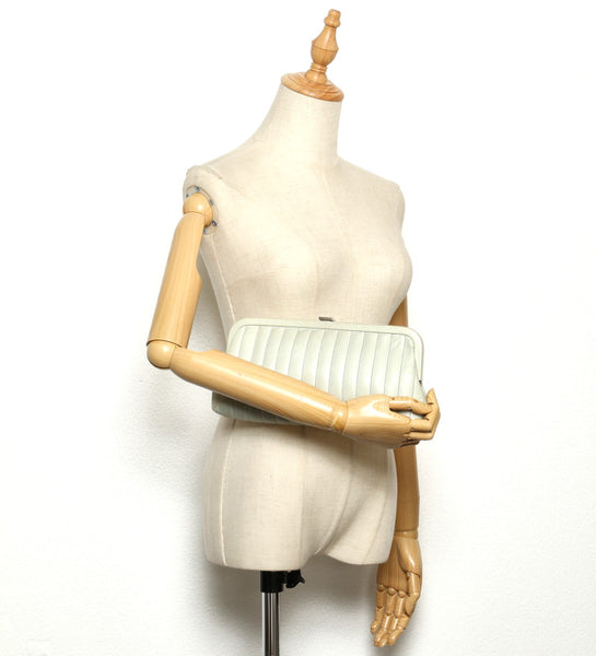 シャネル グリーン ラムスキン クラッチバッグ CHANEL レディース 中古