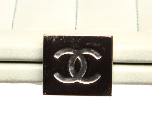 シャネル グリーン ラムスキン クラッチバッグ CHANEL レディース 中古