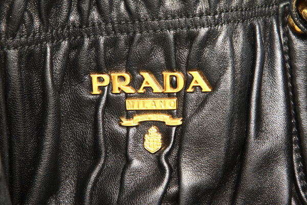 プラダ ナッパ ブラック 黒 レザー ハンドバッグ レディース PRADA 中古