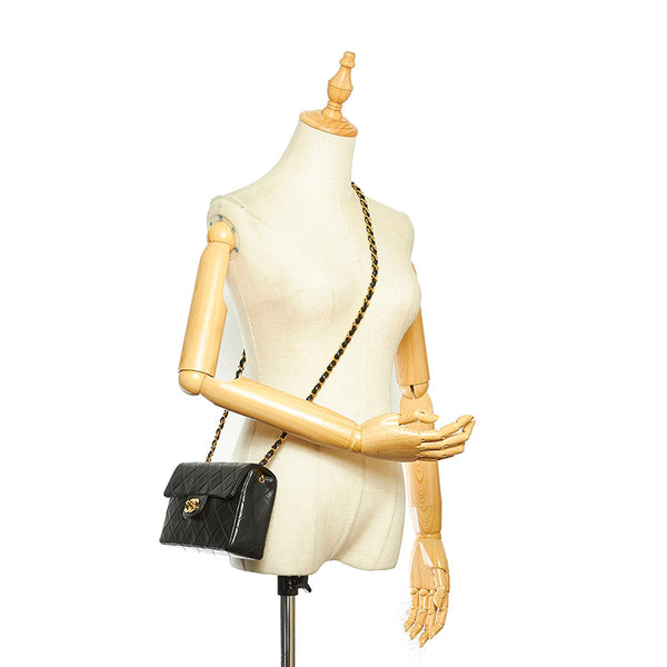 シャネル ミニマトラッセ ブラック ラムスキン チェーン ショルダーバッグ レディース CHANEL 中古
