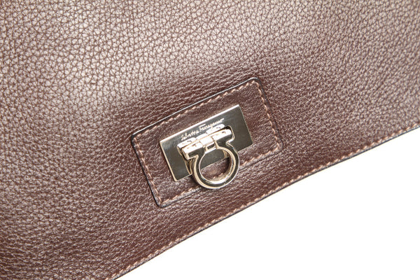 サルヴァトーレフェラガモ ガンチーニ FI-21 6921 ブラウン レザー 肩掛け ショルダーバッグ レディース Salvatore Ferragamo 中古