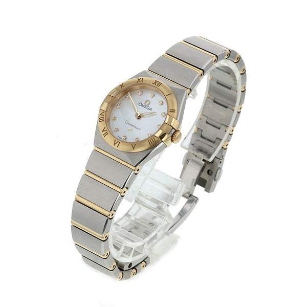 オメガ コンステレーション マンハッタン ブラッシュ 腕時計 131.20.25.60.55.001 クオーツ ホワイトシェル文字盤 ステンレススチール K18YG イエローゴールド ダイヤモンド レディース OMEGA 【中古】