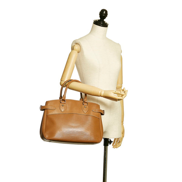 ルイ ヴィトン エピ パッシィPM M5926I ブラウン  レザー ハンドバッグ レディース LOUIS VUITTON 【中古】