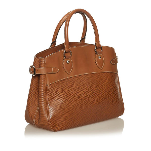 ルイ ヴィトン エピ パッシィPM M5926I ブラウン  レザー ハンドバッグ レディース LOUIS VUITTON 【中古】