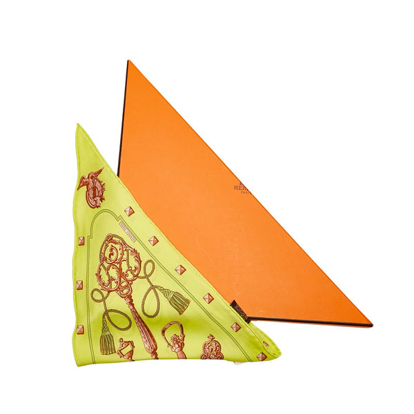 エルメス ポワントゥ 鍵 三角 スカーフ イエロー マルチカラー シルク レディース HERMES 【中古】