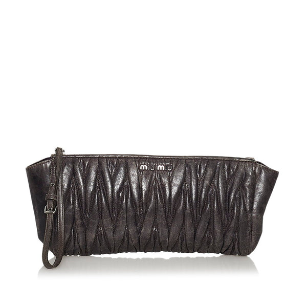 ミュウミュウ マテラッセ ポーチ グレー レザー レディース MIUMIU 【中古】