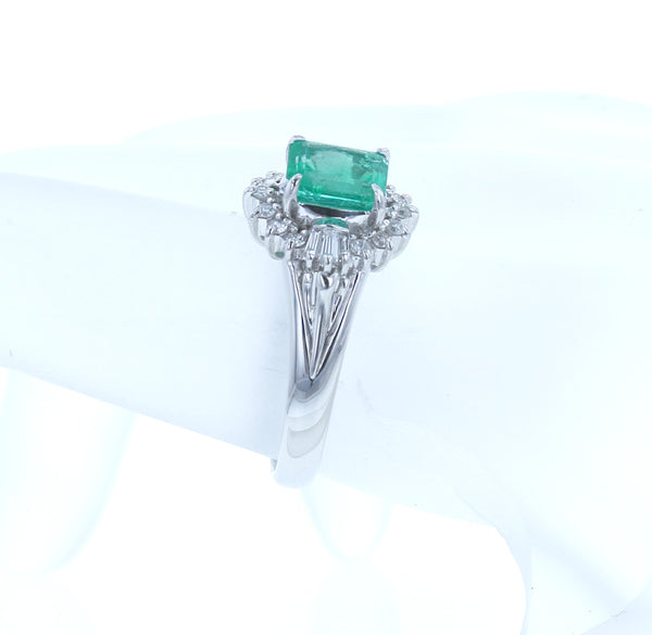 Pt900 プラチナ エメラルド1.24ct ダイヤ0.28ct リング 指輪 レディース 11.5号 【中古】