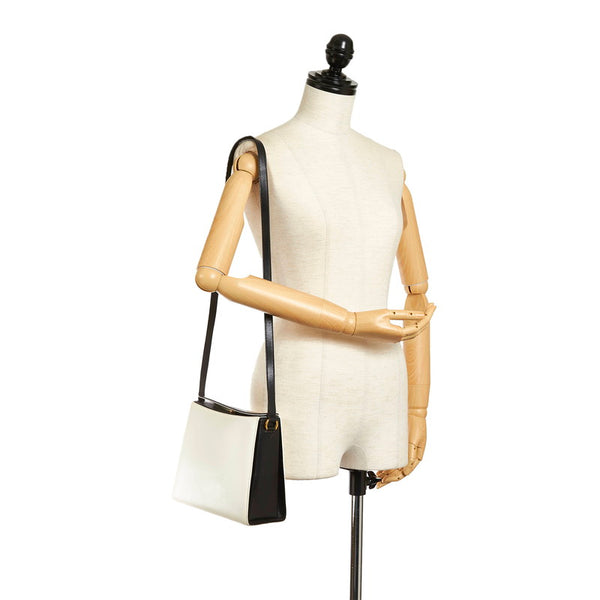 サルヴァトーレフェラガモ バイカラー 斜め掛け ショルダーバッグ ホワイト ブラック レザー レディース Salvatore Ferragamo 【中古】