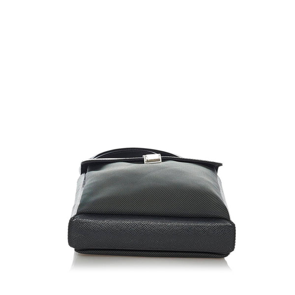 ルイ ヴィトン タイガ  サラトヴPM  M30892 カーキ ブラック レザー ナイロン 斜めがけ ショルダー メンズ LOUIS VUITTON 【中古】