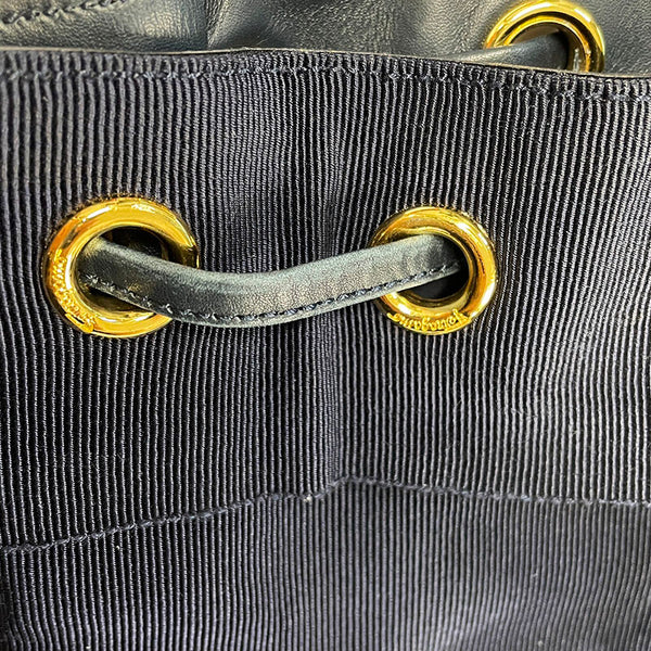 サルヴァトーレフェラガモ ヴァラ AU-21-5666 ネイビー ゴールド キャンバス リュック デイパック レディース Salvatore Ferragamo 【中古】