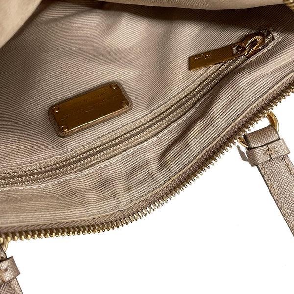 サルヴァトーレフェラガモ ヴァラリボン EE-21 C160 ピンクベージュ ナイロン レザー ハンドバッグ レディース Salvatore Ferragamo 【中古】