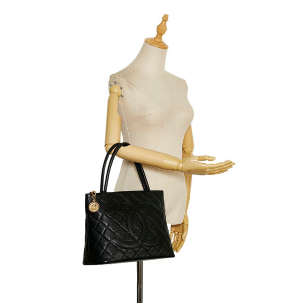 シャネル マトラッセ 復刻トート ゴールド金具 ハンドバッグ トートバッグ ブラック キャビアスキン レディース CHANEL 【中古】