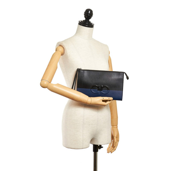 サルヴァトーレフェラガモ ガンチーニ クラッチバッグ IY-24A232 ブラック ブルー レザー メンズ Salvatore Ferragamo 【中古】